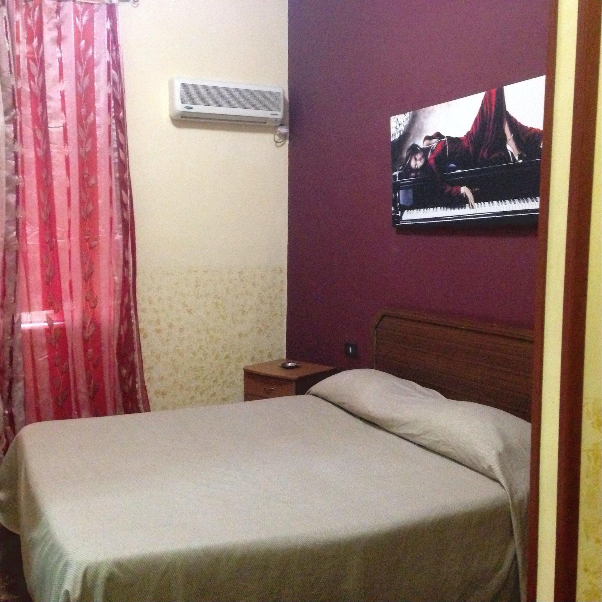 Hotel Poker Неаполь Экстерьер фото